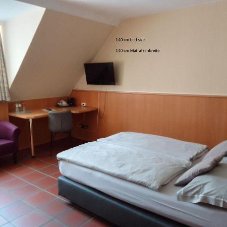 Burg Wassenberg Hotel Bagian luar foto