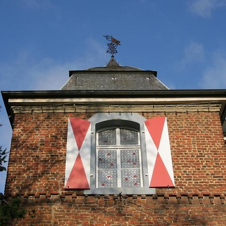 Burg Wassenberg Hotel Bagian luar foto
