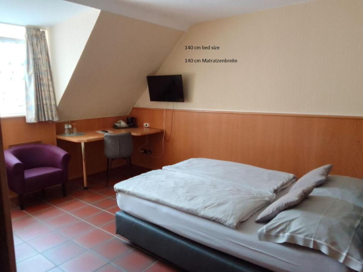 Burg Wassenberg Hotel Bagian luar foto
