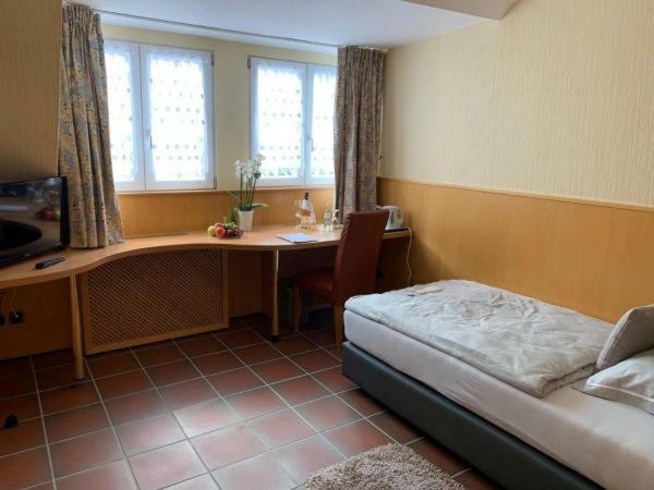 Burg Wassenberg Hotel Bagian luar foto