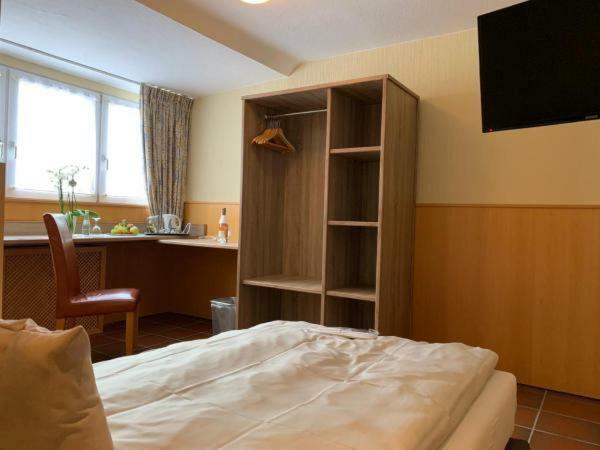 Burg Wassenberg Hotel Bagian luar foto