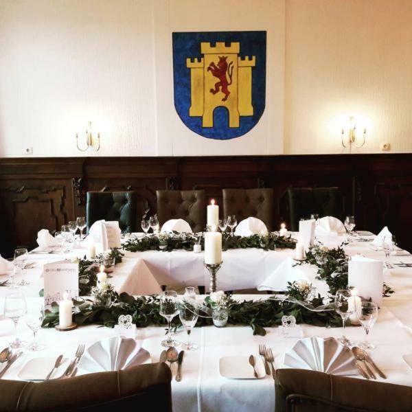 Burg Wassenberg Hotel Bagian luar foto