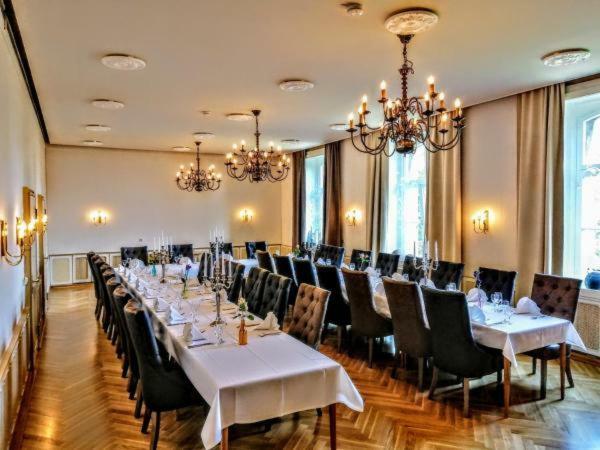 Burg Wassenberg Hotel Bagian luar foto